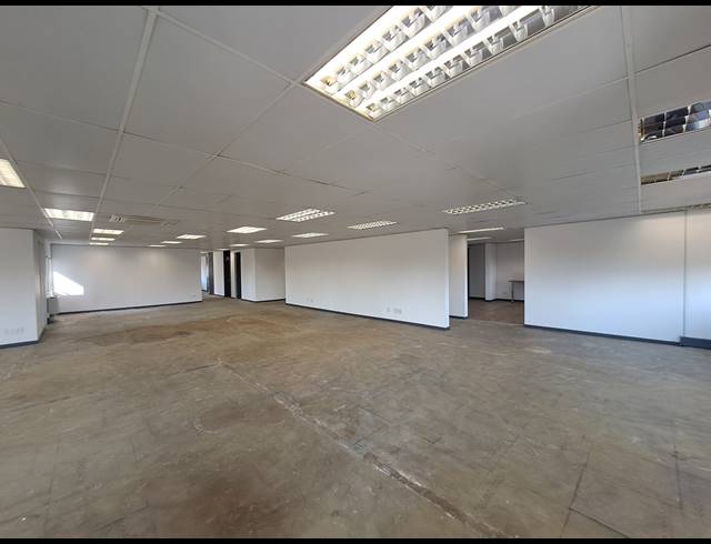 423M² OFFICE TO LET IN HYDE PARK
